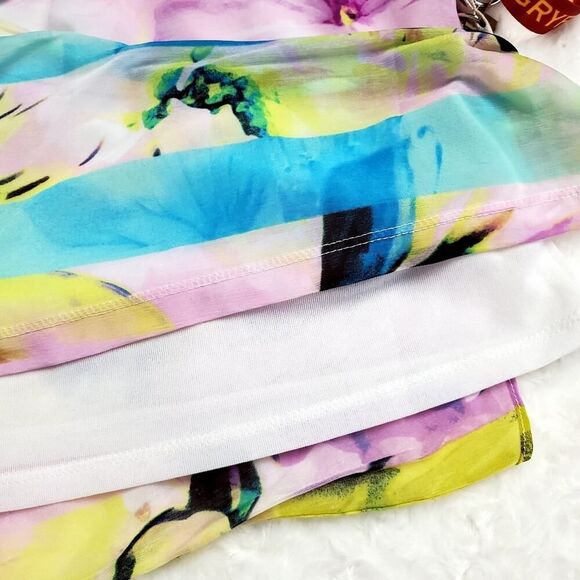 Worthington Floral Wrap Tank Top Size Medium - Picture 11 of 12